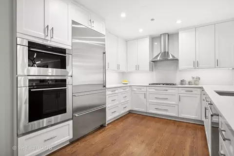 Kitchen - 270 E Pearson St #403, Chicago, IL 60611 photo 2 of 3