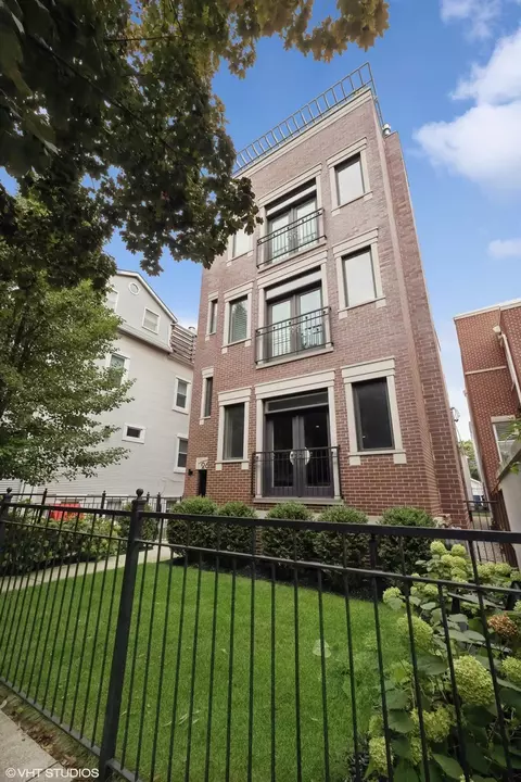 2637 N Southport Ave #3, Chicago, IL 60614