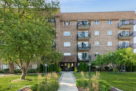907 Curtiss St #205, Downers Grove, IL 60515