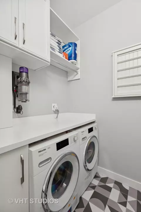 25 E Superior St #1902, Chicago, IL 60611 photo 20