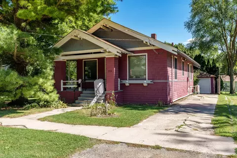 334 W Perry St, Belvidere, IL 61008