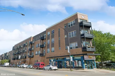 2915 N Clybourn Ave #308, Chicago, IL 60618
