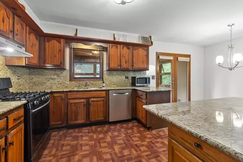 Kitchen - 2809 Kama Ave, Mchenry, IL 60050 photo 1 of 2