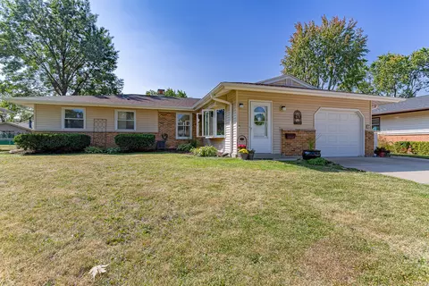 475 Laurel St, Elk Grove Village, IL 60007