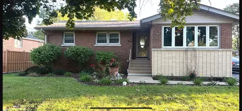 4913 W 82nd St, Burbank, IL 60459