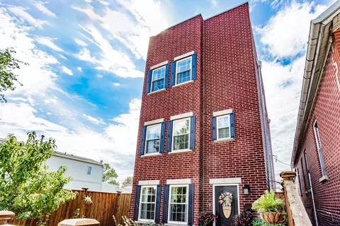 553 W 36th St, Chicago, IL 60609