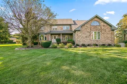 9318 W Golfview Dr, Frankfort, IL 60423