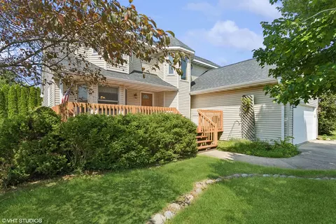 2620 Switch Grass Rd, Morris, IL 60450