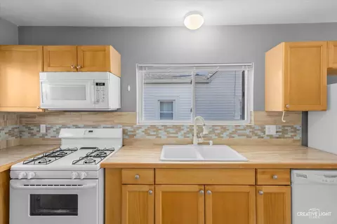 570 Simms St, Aurora, IL 60505 photo 16