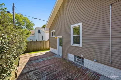 570 Simms St, Aurora, IL 60505 photo 7