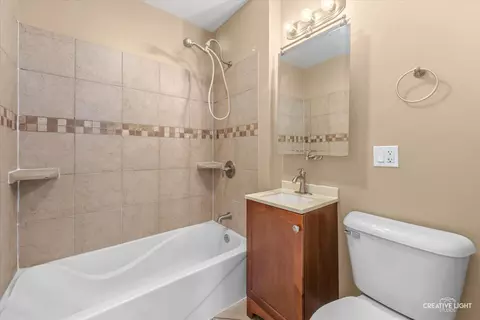 570 Simms St, Aurora, IL 60505 photo 18