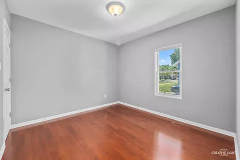 570 Simms St, Aurora, IL 60505 photo 17