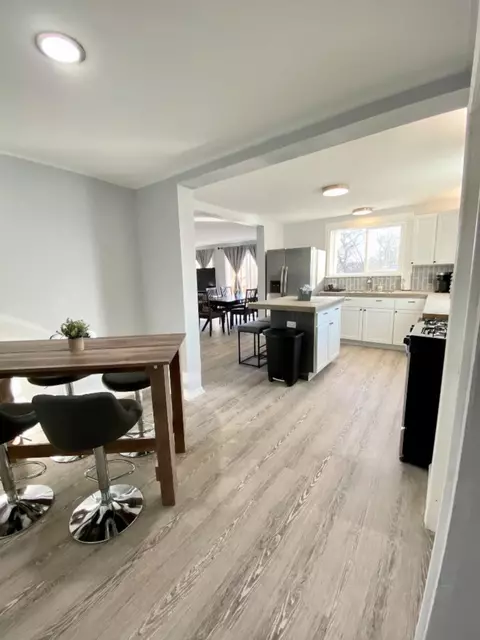 955 Superior St, Aurora, IL 60505 photo 7