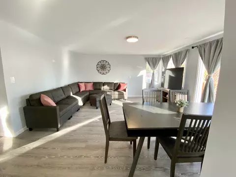 955 Superior St, Aurora, IL 60505 photo 2