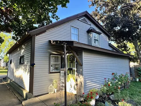 920 N Hickory St, Joliet, IL 60435