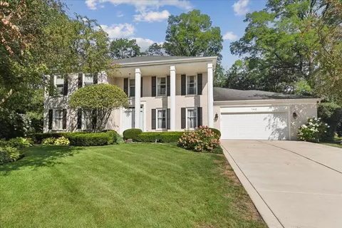 140 Doral Ct, Deerfield, IL 60015