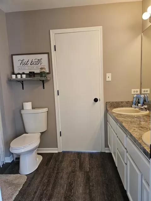 Bath - 5603 Kimberly Dr, Plainfield, IL 60586 photo 4 of 4