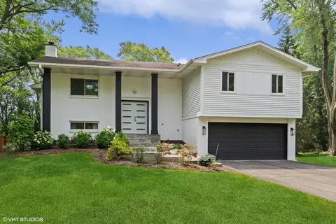 16 Red Oak Ln, Highland Park, IL 60035