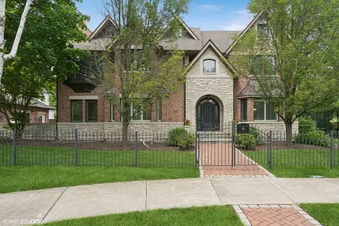 547 Hawthorn Ln, Winnetka, IL 60093
