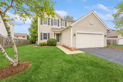 3 Appletree Ct, Lake In The Hills, IL 60156