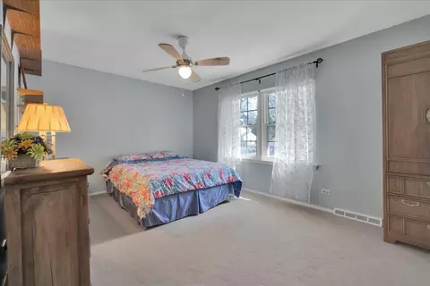 Bedroom - 456 Hamilton Dr, Wheaton, IL 60189 photo 3 of 3