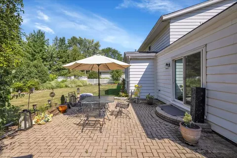 Exterior - 456 Hamilton Dr, Wheaton, IL 60189 photo 5 of 6