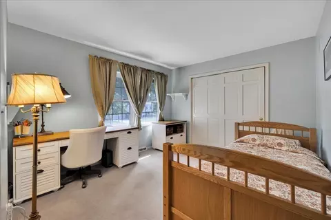 Bedroom - 456 Hamilton Dr, Wheaton, IL 60189 photo 2 of 3