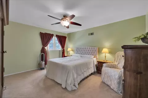 Bedroom - 456 Hamilton Dr, Wheaton, IL 60189 photo 1 of 3