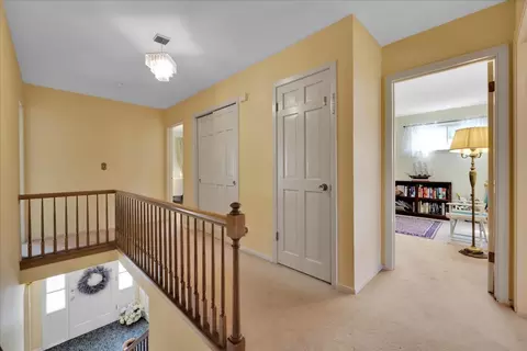 Entry Way - 456 Hamilton Dr, Wheaton, IL 60189 photo 3 of 3