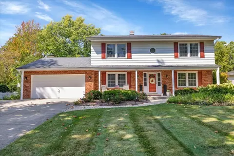 456 Hamilton Dr, Wheaton, IL 60189