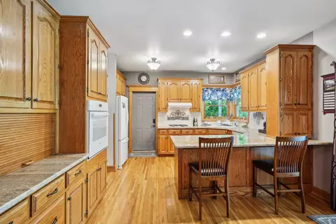6627 Bentley Ave, Willowbrook, IL 60527 photo 9