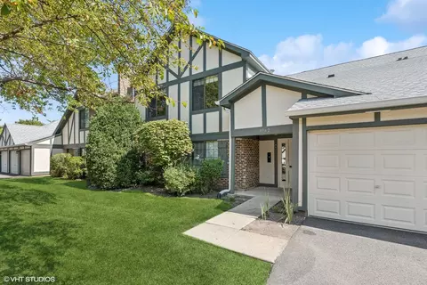 1962 N Hidden Creek Cir #7, Palatine, IL 60074