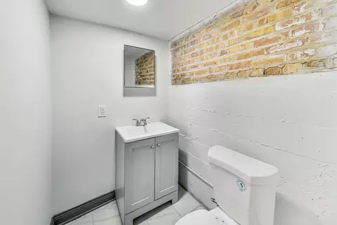 Bath - 2864 W 85th St, Chicago, IL 60652 photo 5 of 5