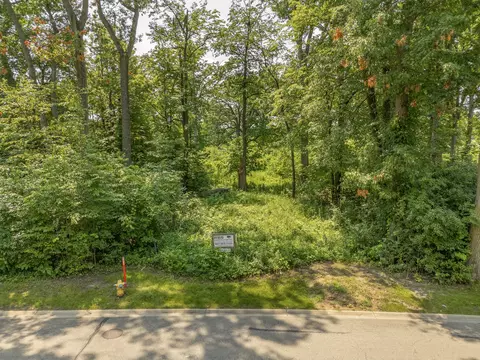 26419 N Farwell Rd, Mettawa, IL 60045
