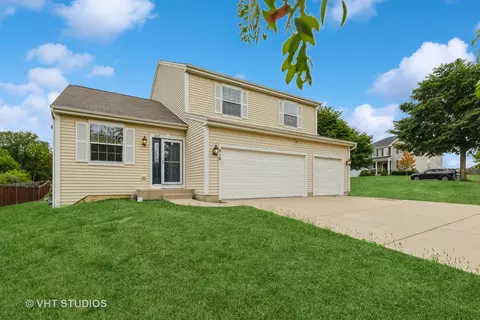 610 Niagara Dr, Volo, IL 60073
