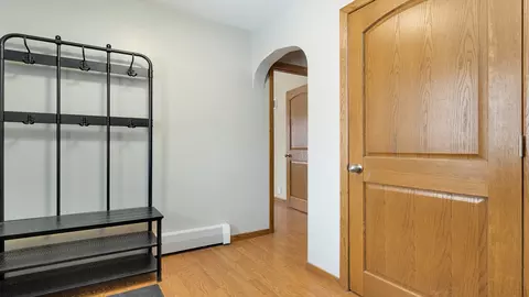 Entry Way - 1101 S 3rd St, Oregon, IL 61061 photo 2 of 7