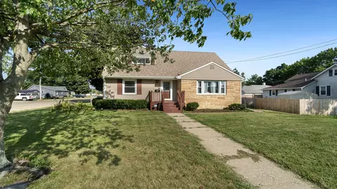 Exterior - 1101 S 3rd St, Oregon, IL 61061 photo 5 of 6