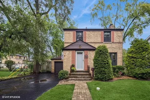 226 E Washington St, Des Plaines, IL 60016