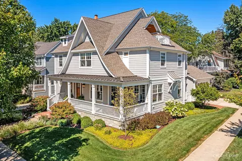 203 W Franklin Ave, Naperville, IL 60540