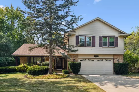 2804 Lexington Ln, Highland Park, IL 60035