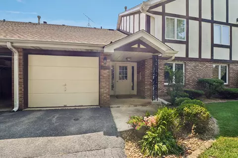 7935 W 107th St #A, Palos Hills, IL 60465