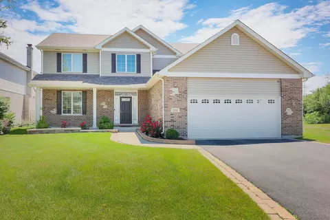 1991 Astor Ln, Addison, IL 60101