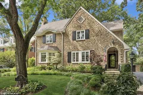 38 Essex Rd, Winnetka, IL 60093