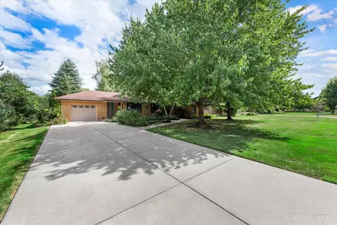 359 Wing Park Blvd, Elgin, IL 60123 photo 4