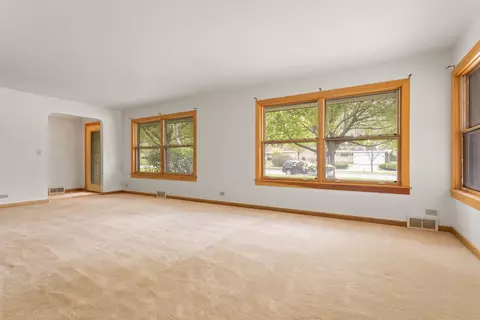 359 Wing Park Blvd, Elgin, IL 60123 photo 7