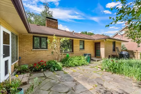 359 Wing Park Blvd, Elgin, IL 60123 photo 32