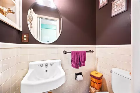 Bath - 906 Parmon Rd, Bloomington, IL 61701 photo 2 of 2