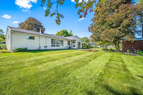Exterior - 906 Parmon Rd, Bloomington, IL 61701 photo 5 of 8