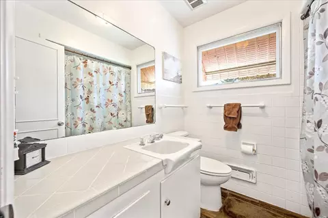 Bath - 906 Parmon Rd, Bloomington, IL 61701 photo 1 of 2
