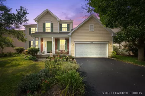255 Belle Vue Ln, Sugar Grove, IL 60554